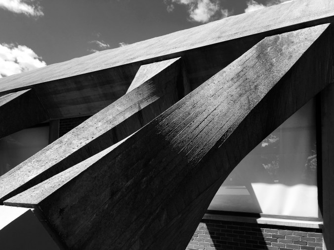 thompson buttress close